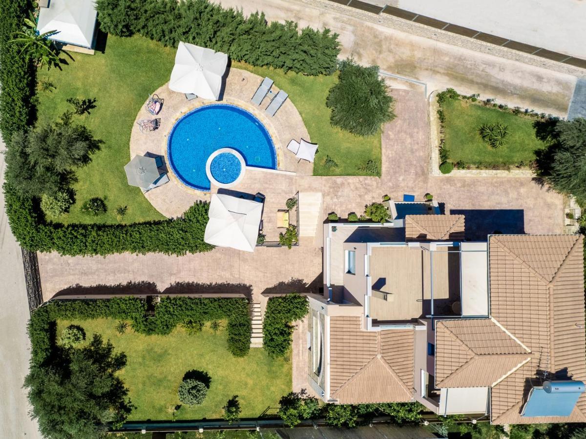 Romanza Luxury Villa Kalamákion Exterior foto